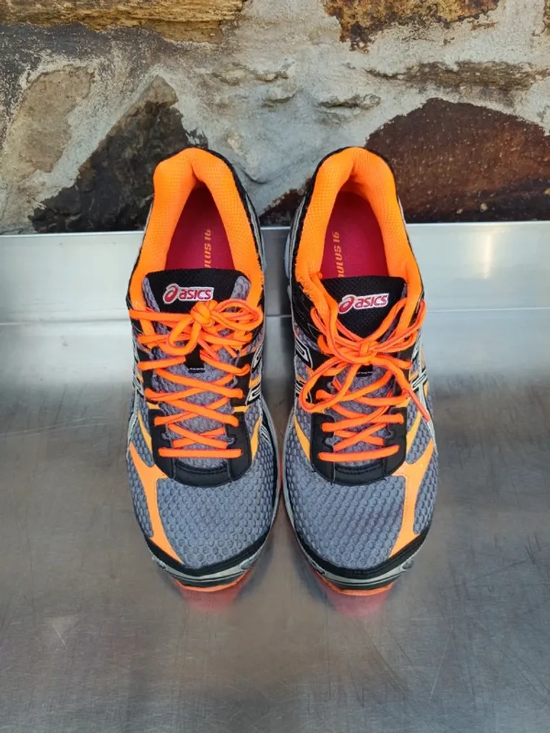 New Balance Asics Gel Cumulus 16 bike usato — immagine 3 di 15