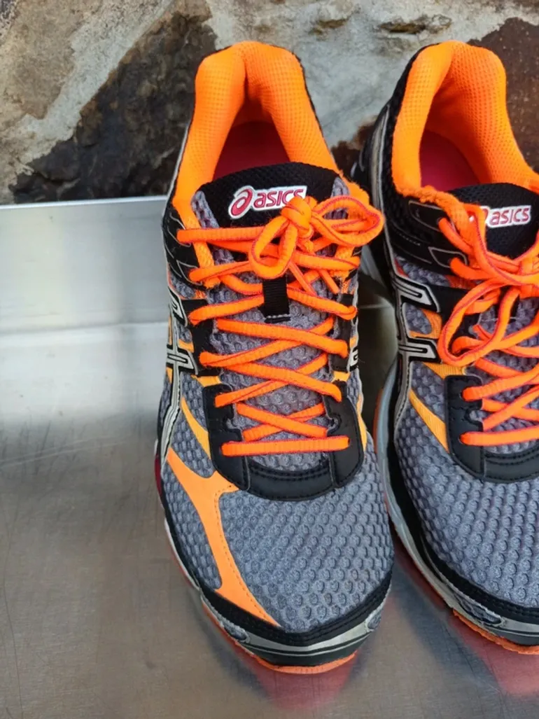 New Balance Asics Gel Cumulus 16 bike usato — immagine 4 di 15