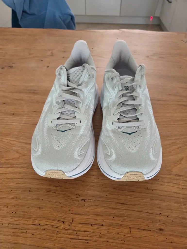 Used Hoka Clifton 10 bike — image 2 of 4