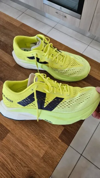 New Balance FuelCell SuperComp Pacer V2 bike d'occasion — image 3 sur 9