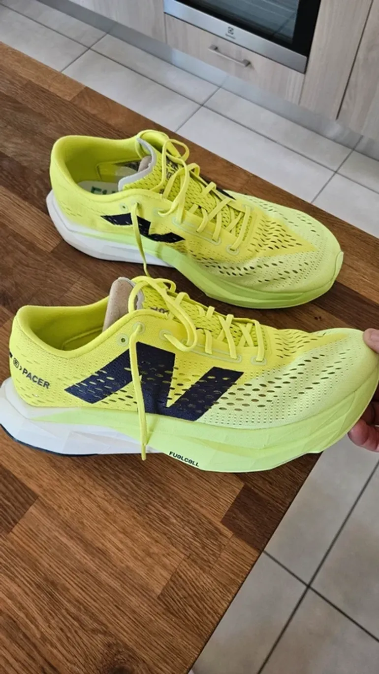 New Balance FuelCell SuperComp Pacer V2 bike d'occasion — image 3 sur 9
