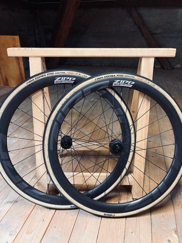 Used Zipp 303 Firecrest 2022 bike — image 1 of 7