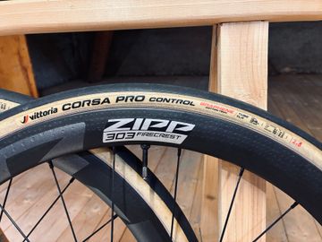 Used Zipp 303 Firecrest 2022 bike — image 2 of 7