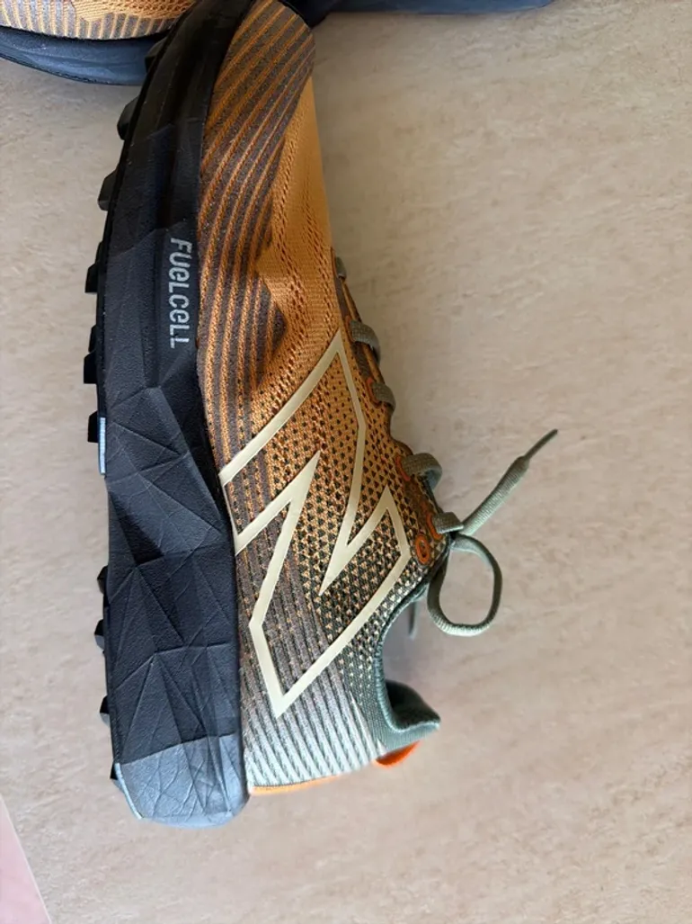 Used New Balance Sneakers bike — image 2 of 9