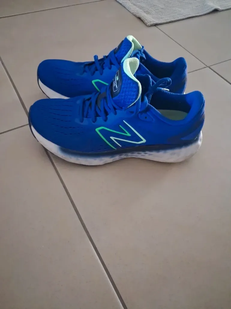 Used New Balance Fresh Foam Evoz bike — image 3 of 9