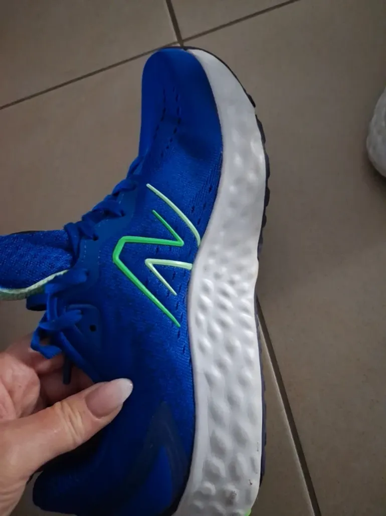 Used New Balance Fresh Foam Evoz bike — image 7 of 9