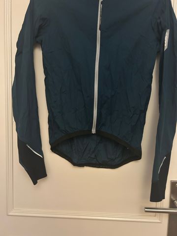 Brugt Q36.5 Coupe-Vent air veste 2025 bike — billede 3 af 8