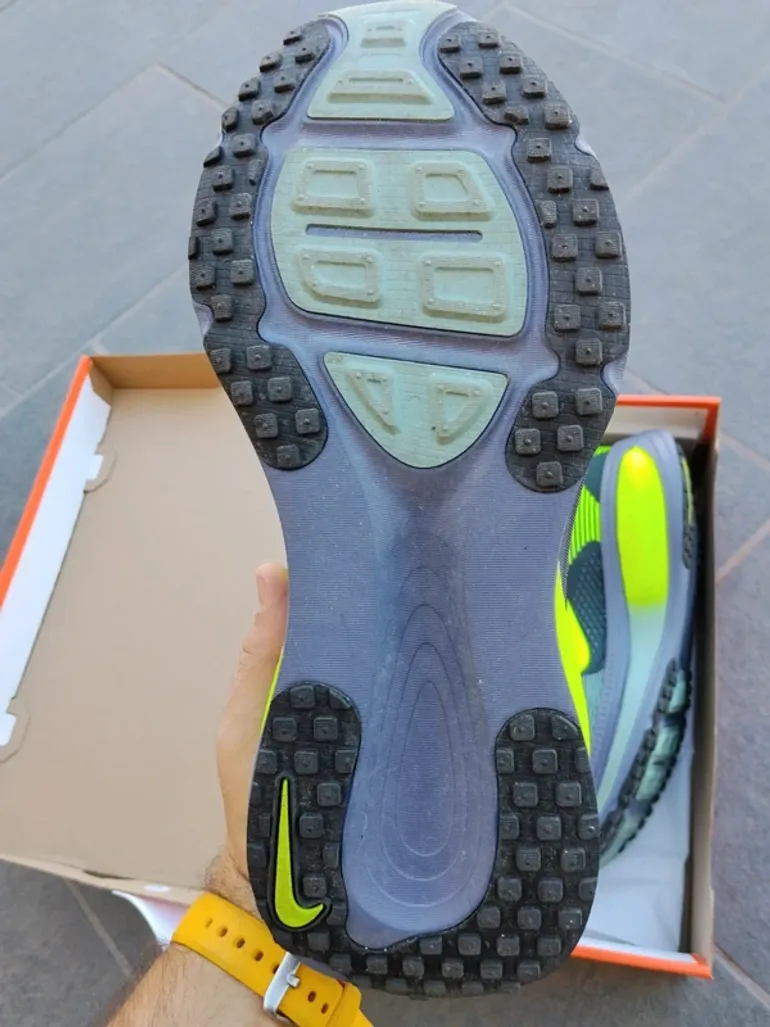 Nike Vomero 18 bike d'occasion — image 3 sur 4
