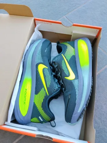 Tweedehands Nike Vomero 18 bike