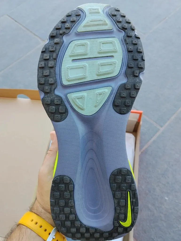 Nike Vomero 18 bike d'occasion — image 2 sur 4