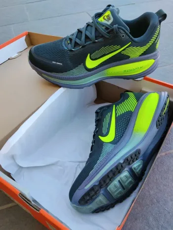 Nike Vomero 18 bike d'occasion — image 4 sur 4