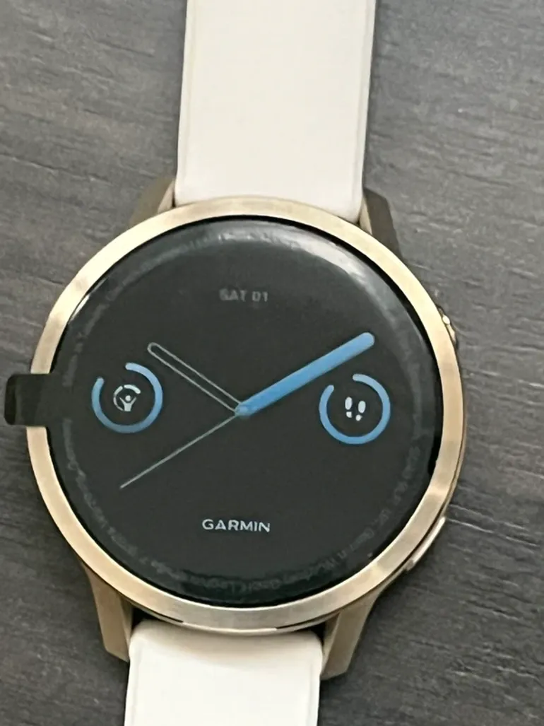 Used Garmin Venu 4 bike — image 3 of 5