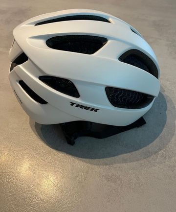 Used Trek Starvos WaveCel Helmet bike — image 2 of 6