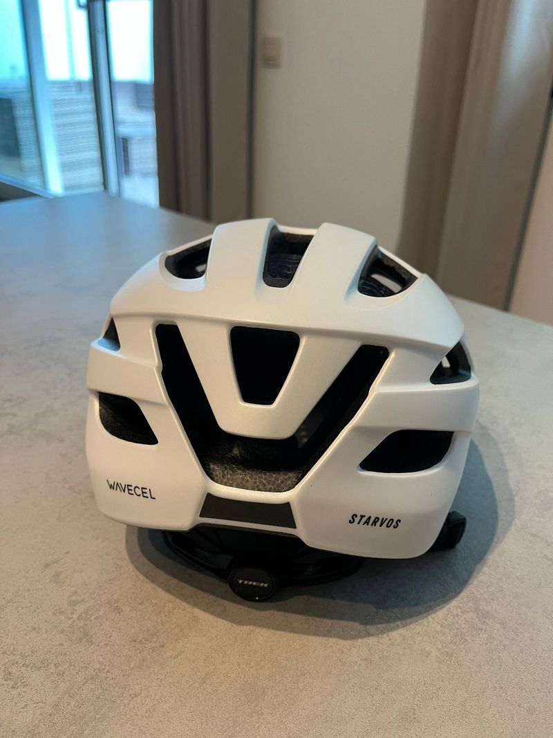 Used Trek Starvos WaveCel Helmet Cycling Accessories