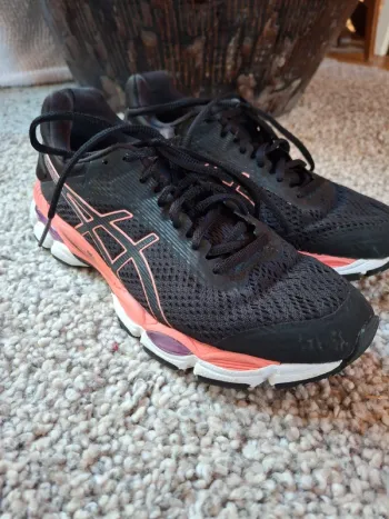 Used Asics Gel Glorify 4 bike