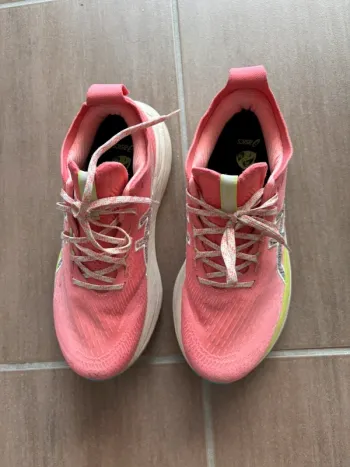 Asics Gel Nimbus 27 bike d'occasion — image 3 sur 3