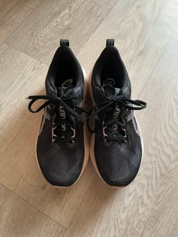 Käytetty Asics Novablast 5 bike