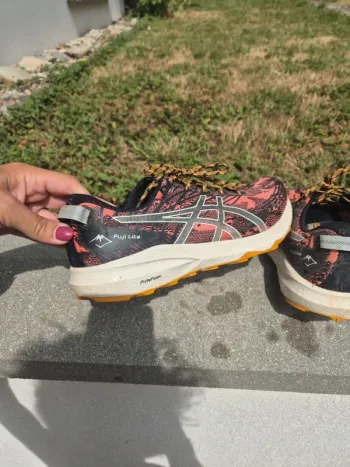 Used Asics fuji lite 4 bike — image 5 of 7