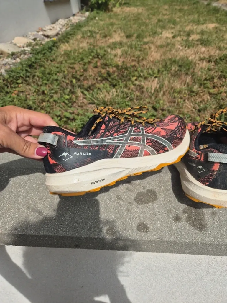 Used Asics fuji lite 4 bike — image 5 of 7