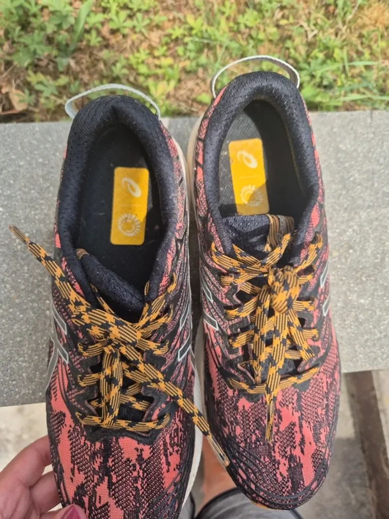 Used Asics fuji lite 4 bike — image 7 of 7