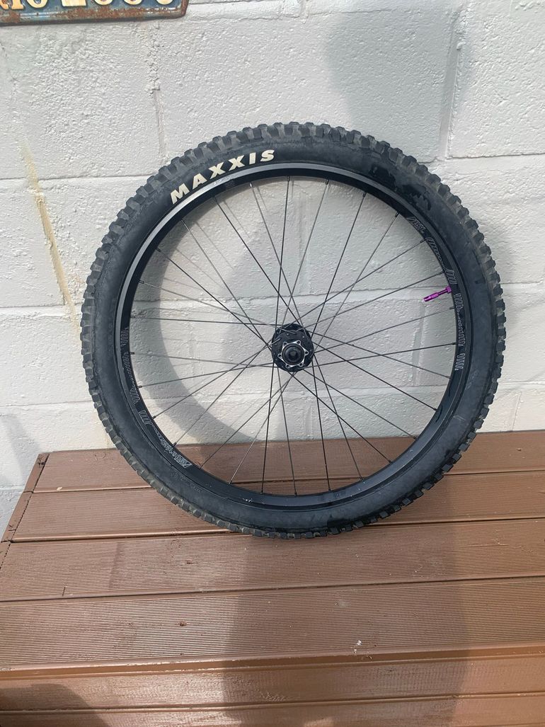 Used E*Thirteen Wheel set 2021 bike — image 2 of 12