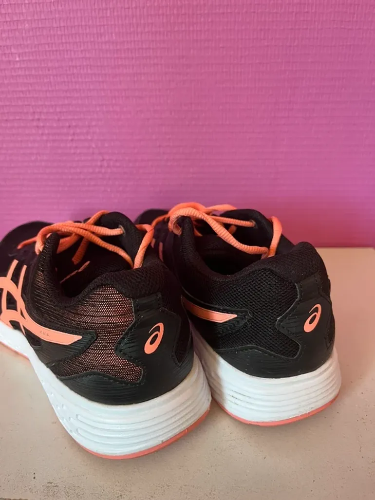 Used Asics Running Shoes bike — image 6 of 6