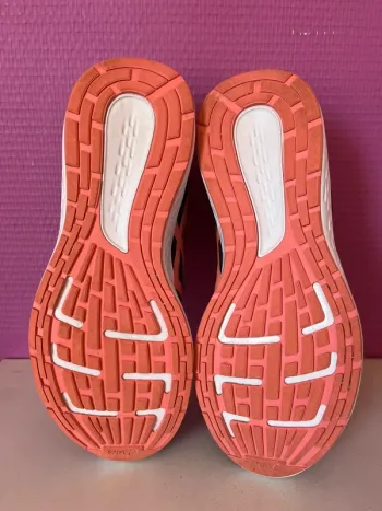Used Asics Running Shoes bike — image 5 of 6