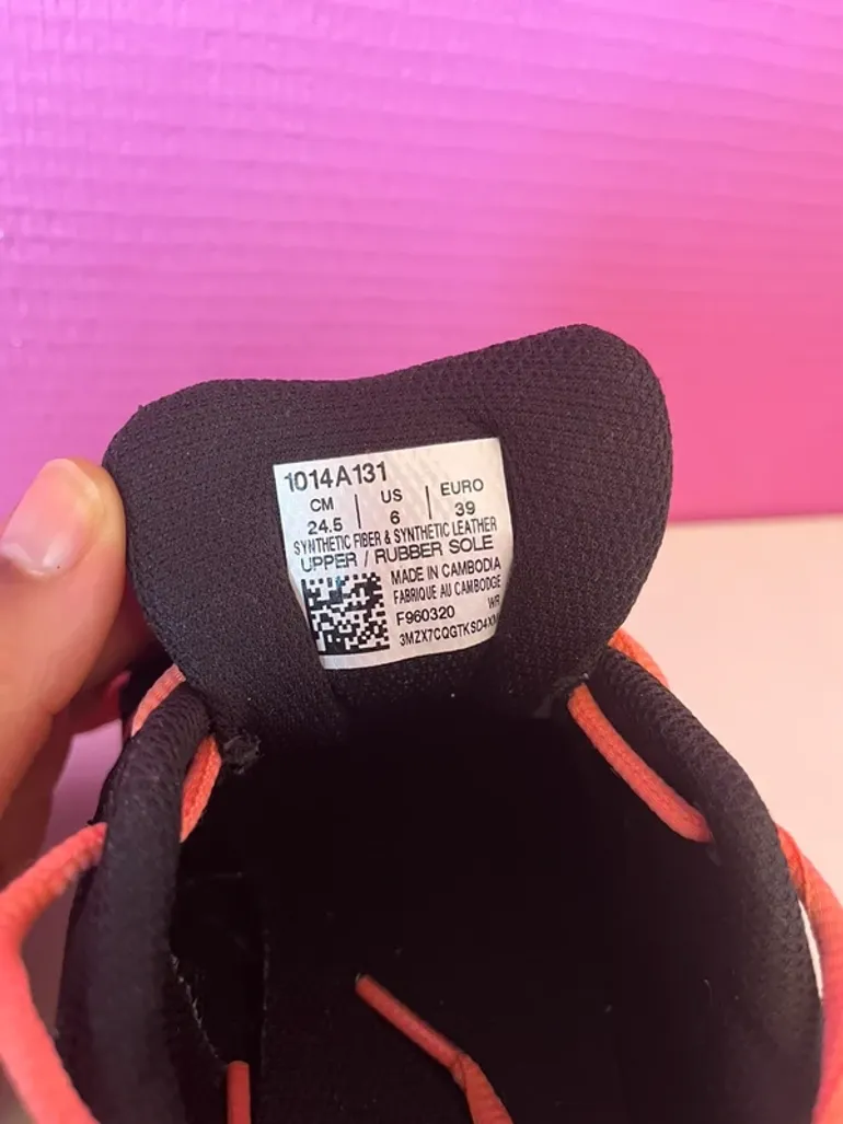 Used Asics Running Shoes bike — image 3 of 6
