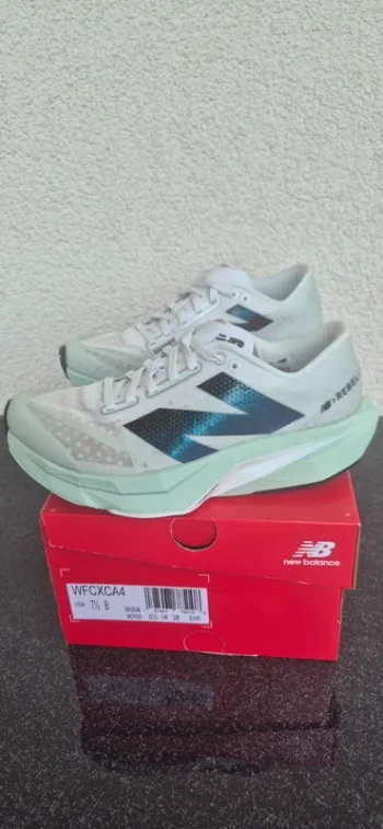 New Balance Rebel V4 bike d'occasion — image 14 sur 15
