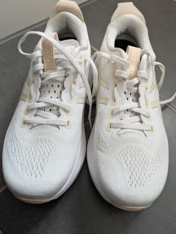 Used Asics Gel Kayano 32 bike — image 3 of 10