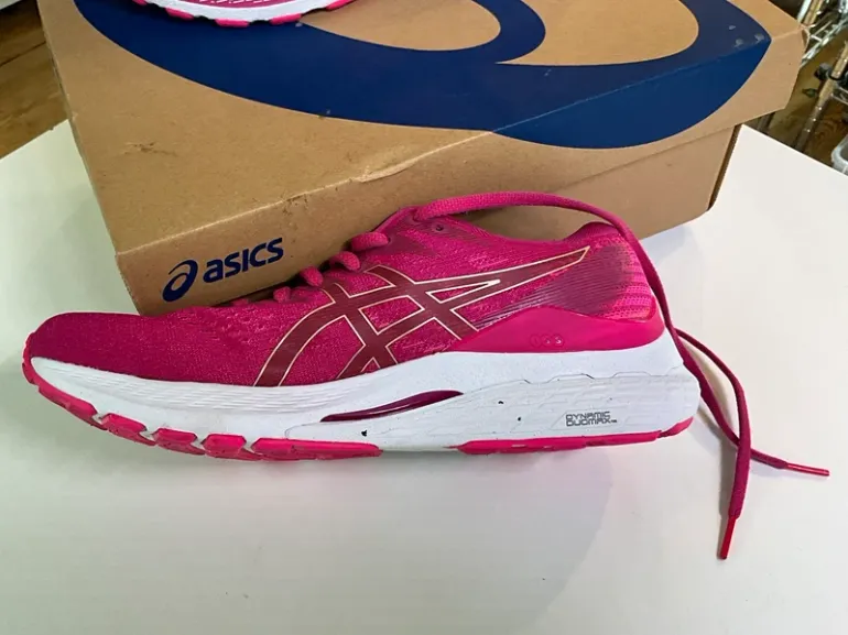 Gebrauchtes Clean Gel-Kayano 28 bike — Bild 2 von 7