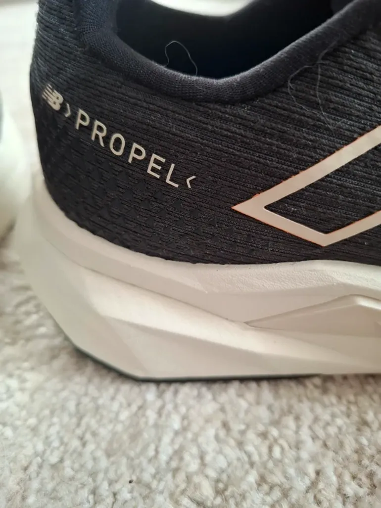 Used New Balance FuelCell Propel v5 bike — image 10 of 10