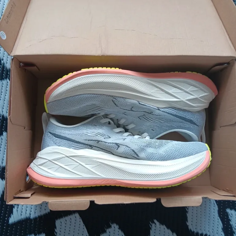 Used Asics Superblast 2 bike — image 2 of 8