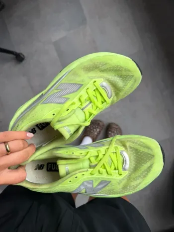 Used New Balance FuelCell Rebel v5 bike — image 3 of 5