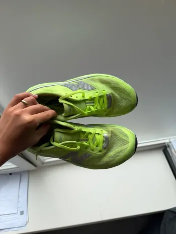 Used New Balance FuelCell Rebel v5 bike — image 2 of 5
