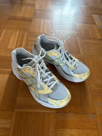 Used Asics Gel 39 bike