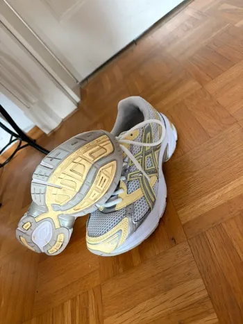 Used Asics Gel 39 bike — image 4 of 4