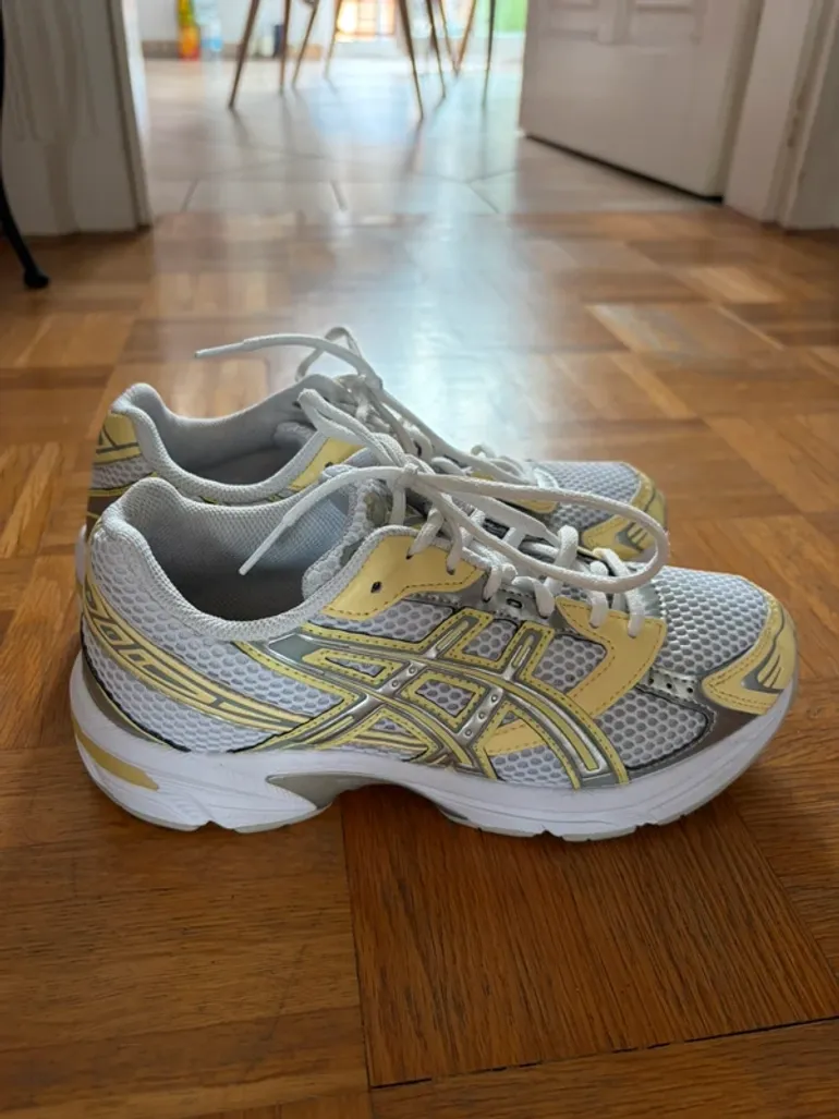 Used Asics Gel 39 bike — image 2 of 4