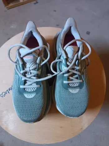 Saucony Chaussures de running femme bike d'occasion