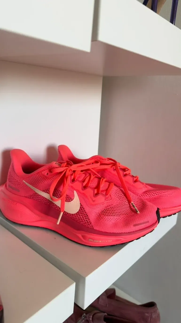 Použité Nike running shoes bike — obrázek 3 z 6