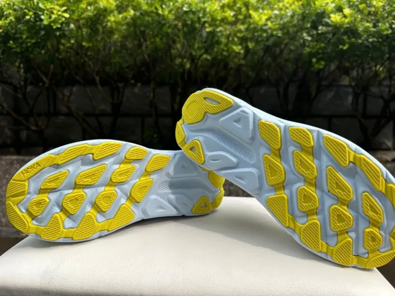 Used Hoka Clifton 9 bike — image 3 of 8