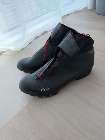 Used Fizik Arctica X5 bike