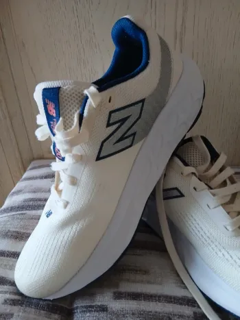 Used New Balance 520 v9 bike — image 2 of 9
