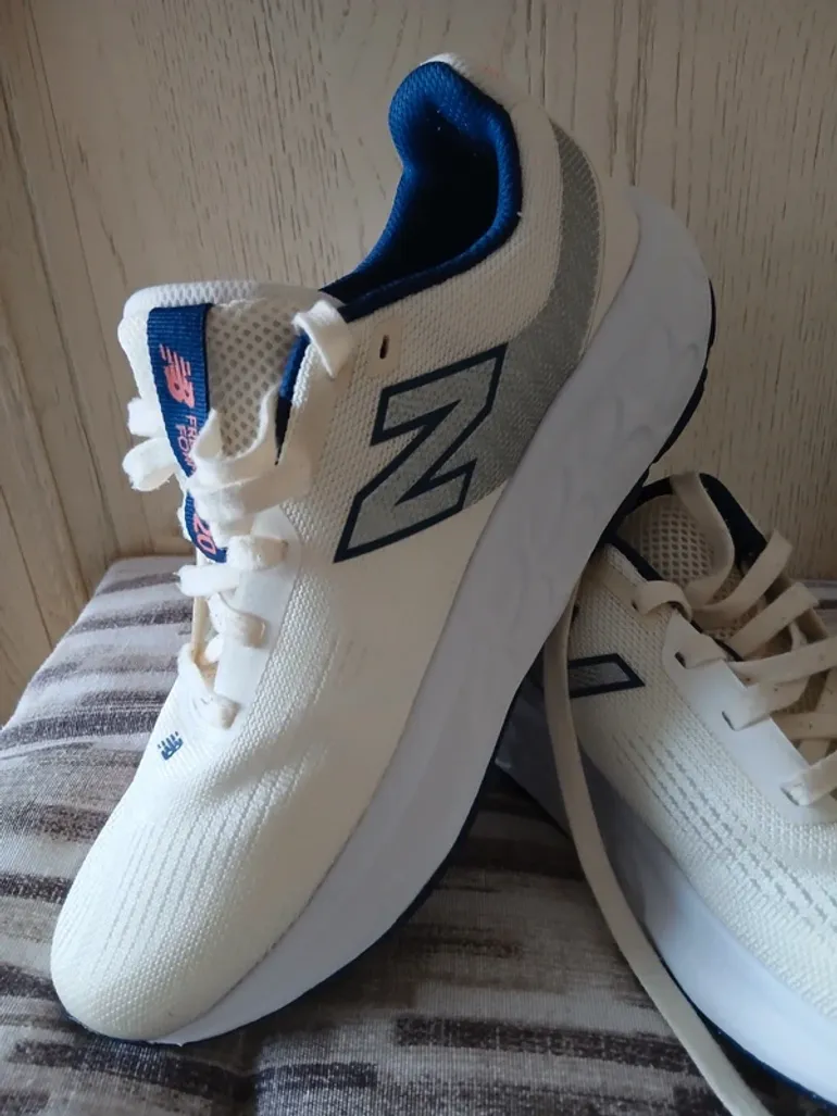 Used New Balance 520 v9 bike — image 2 of 9