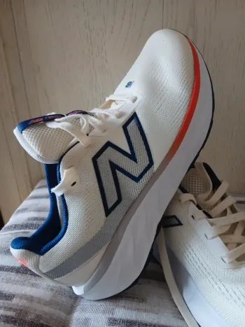 Used New Balance 520 v9 bike