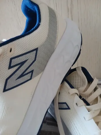 Used New Balance 520 v9 bike — image 3 of 9