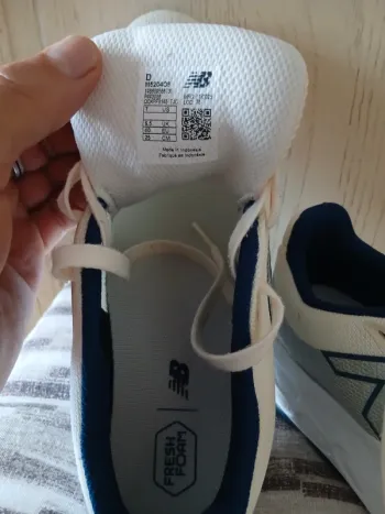 Used New Balance 520 v9 bike — image 7 of 9