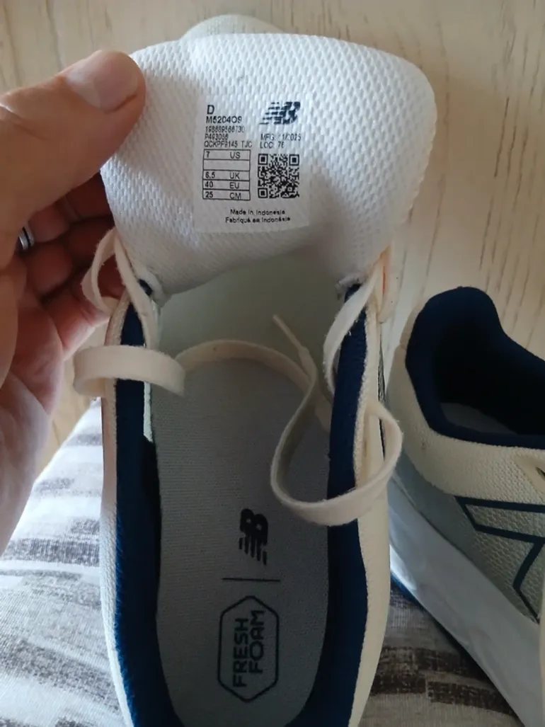 Used New Balance 520 v9 bike — image 7 of 9