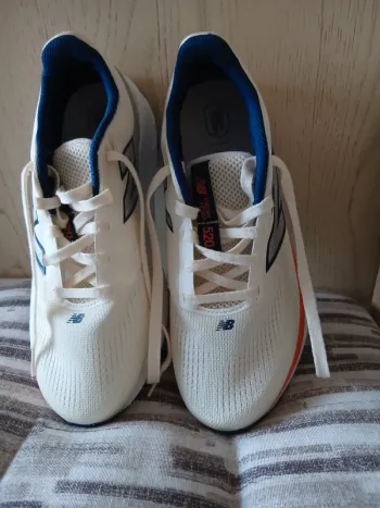 Used New Balance 520 v9 bike — image 5 of 9