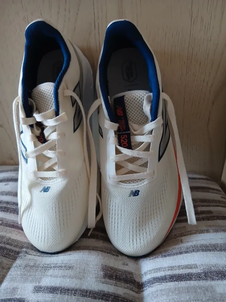 Used New Balance 520 v9 bike — image 5 of 9